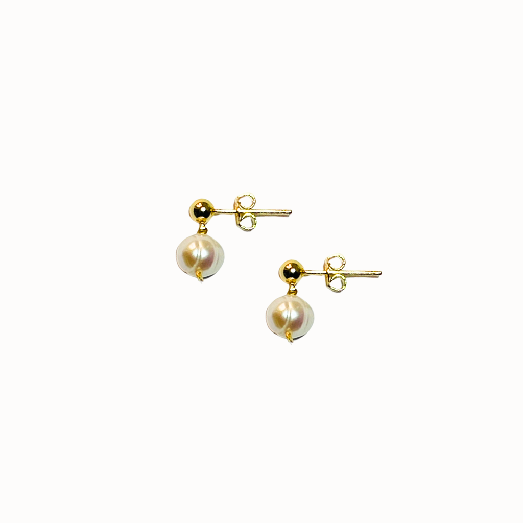 Mono-Freshwater Pearl Earrings