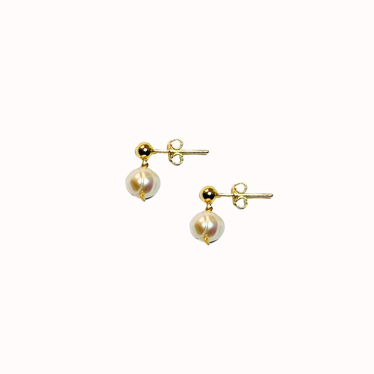 Mono-Freshwater Pearl Earrings