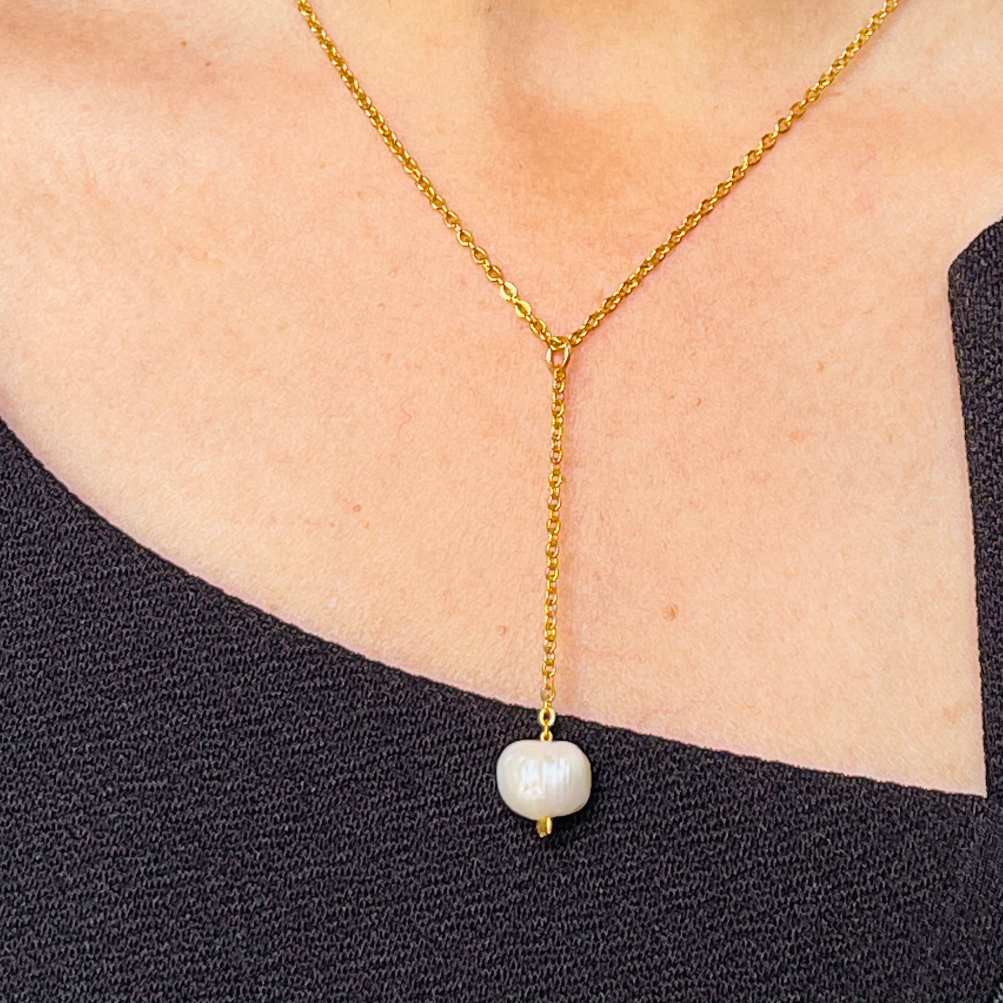 The Nacre Lariat Necklace